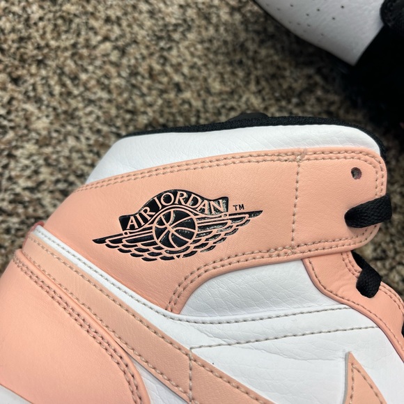 Nike Air Jordan 1 Mid Crimson Tint 554724-133 Mens Size 10 Shoes Sneakers Pink - Picture 4 of 8